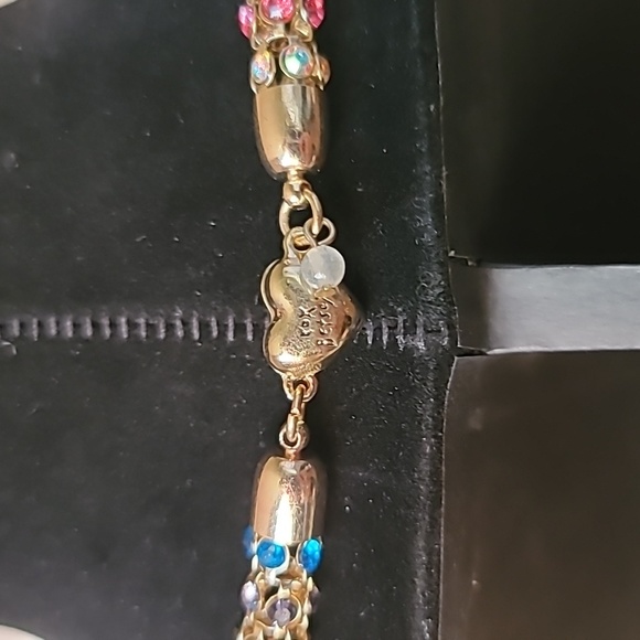 BETSEY JOHNSON Funfetti Collection Rainbow Crystal Magnetic Closure Necklace. - Picture 9 of 9